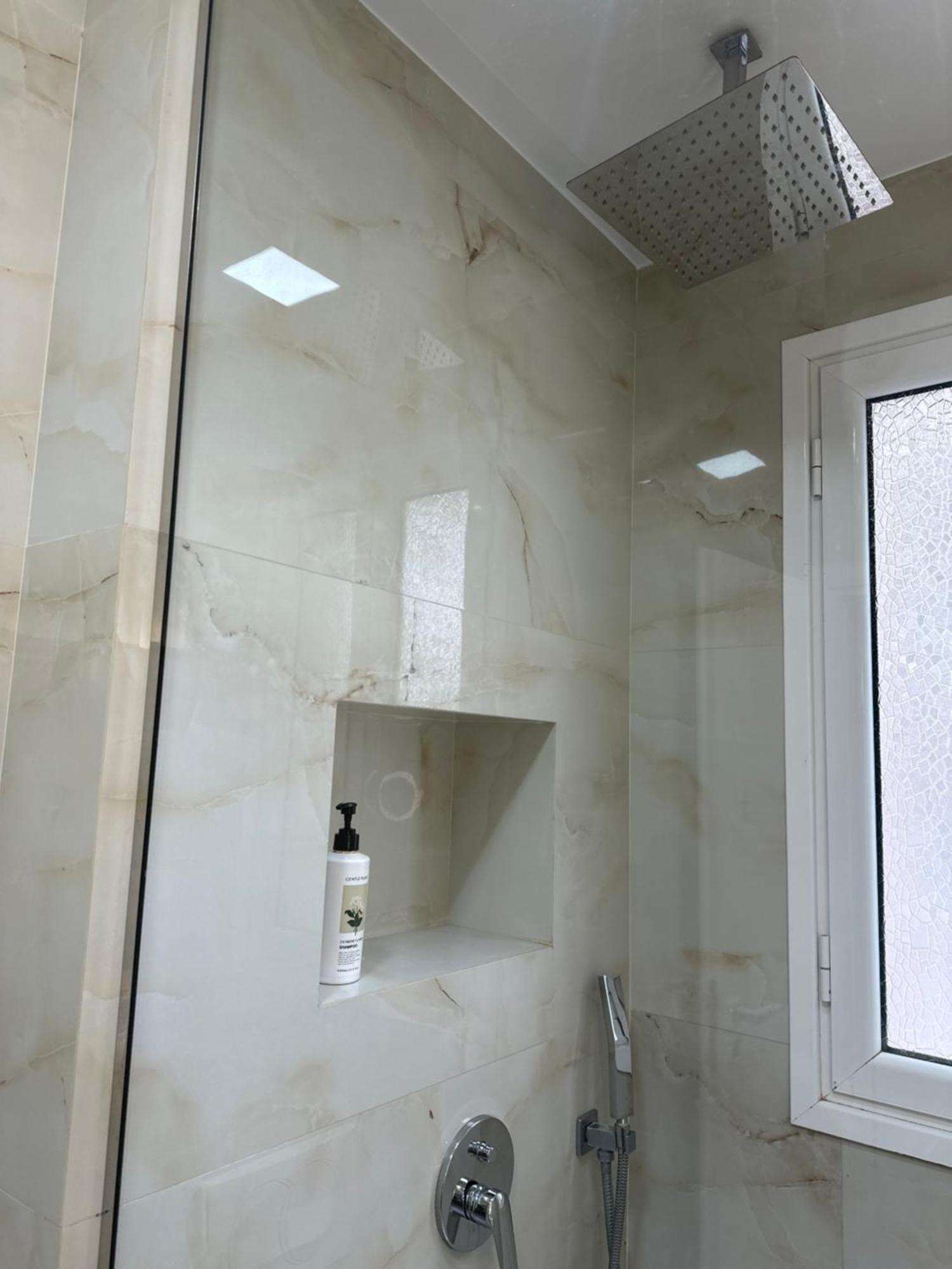 Lungomare Luxury Sea View Apartaments Vlore Luaran gambar