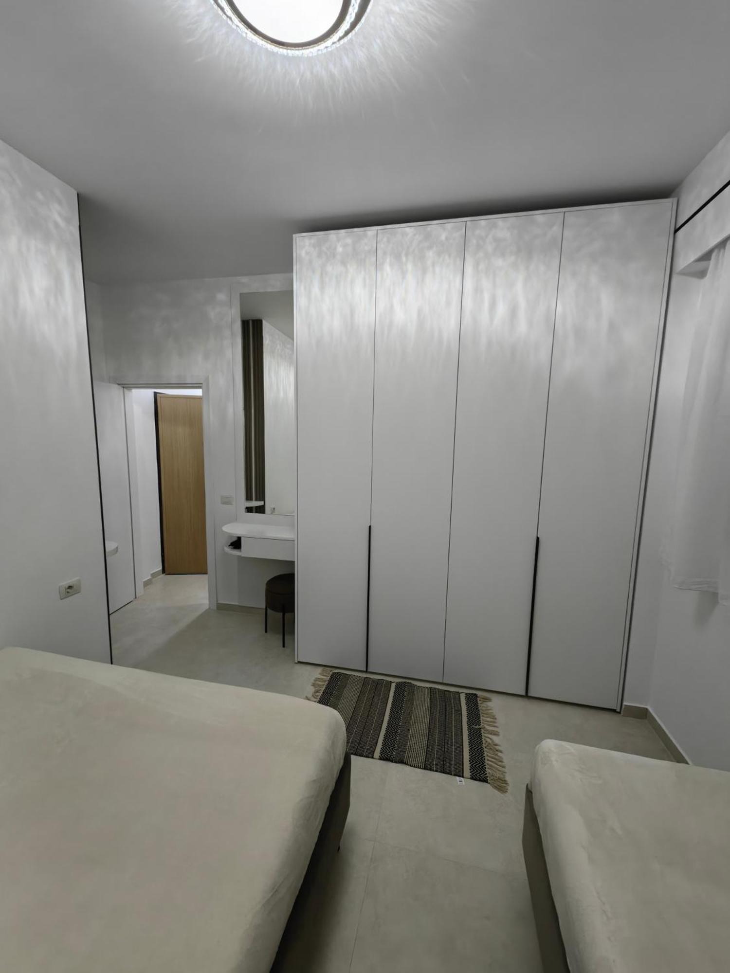Lungomare Luxury Sea View Apartaments Vlore Bilik gambar