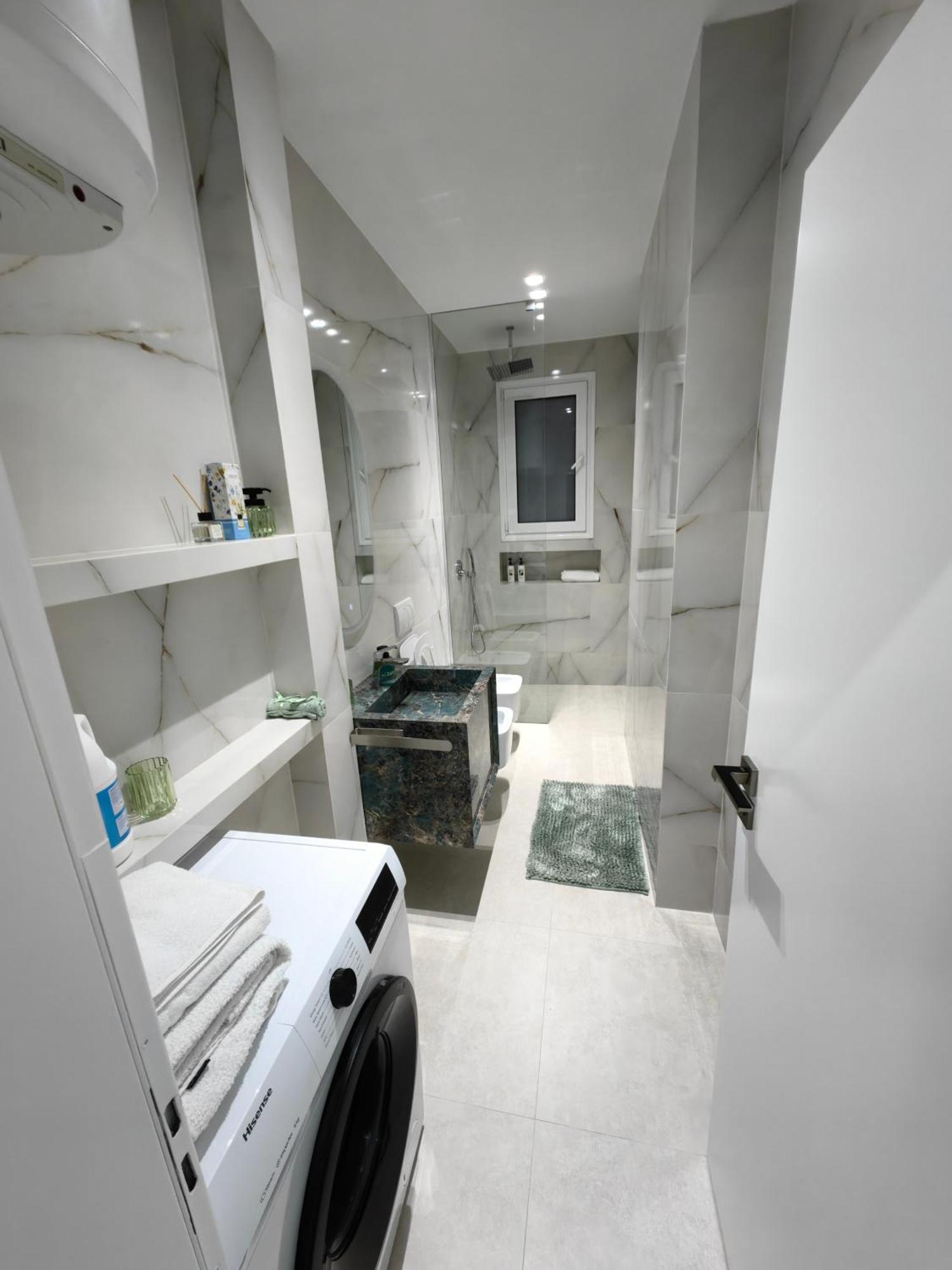 Lungomare Luxury Sea View Apartaments Vlore Bilik gambar